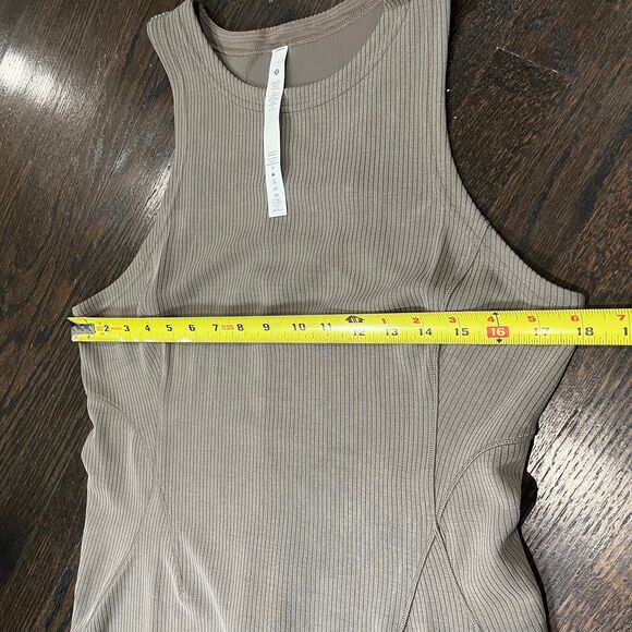 Lululemon Dress Women’s 12 Nomad Beige Ribbed Softstreme Slim Fit Tank Mini - Picture 7 of 8